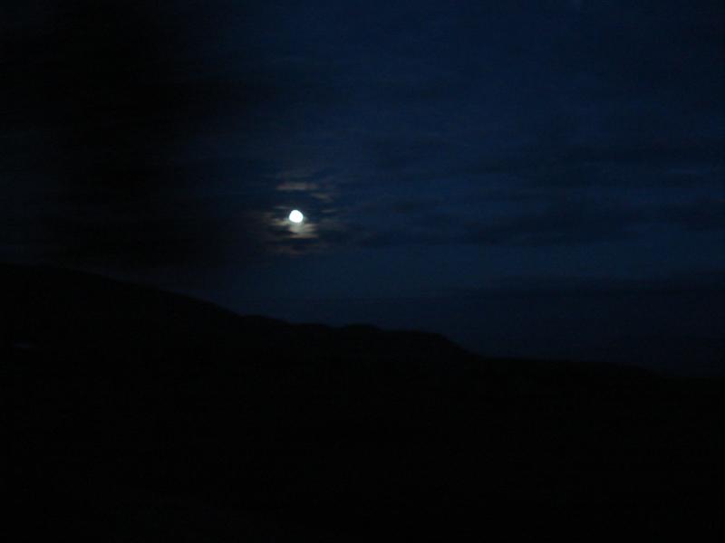 中秋山里的月亮